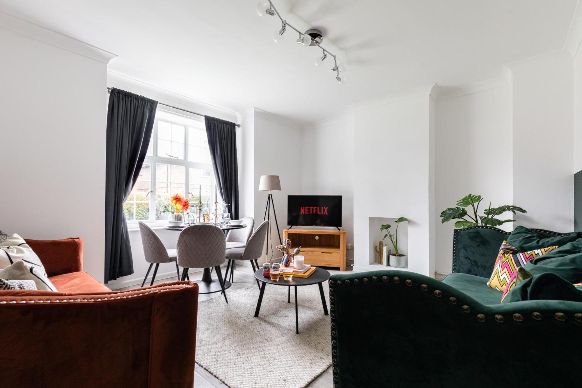 Stylish & Spacious 3bed In Putney London